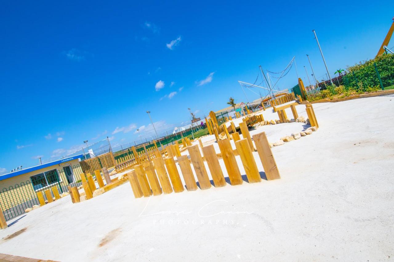 Sea 'N' Stars Platinum Plus Holiday Home With Views, Free Wifi And Netflix Camber Exterior photo